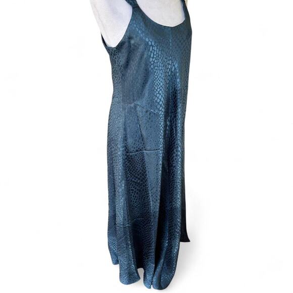 90'S VINTAGE JONES NEW YORK BLUE‎ SATINY MAXI DRESS LARGE. - Picture 3 of 7